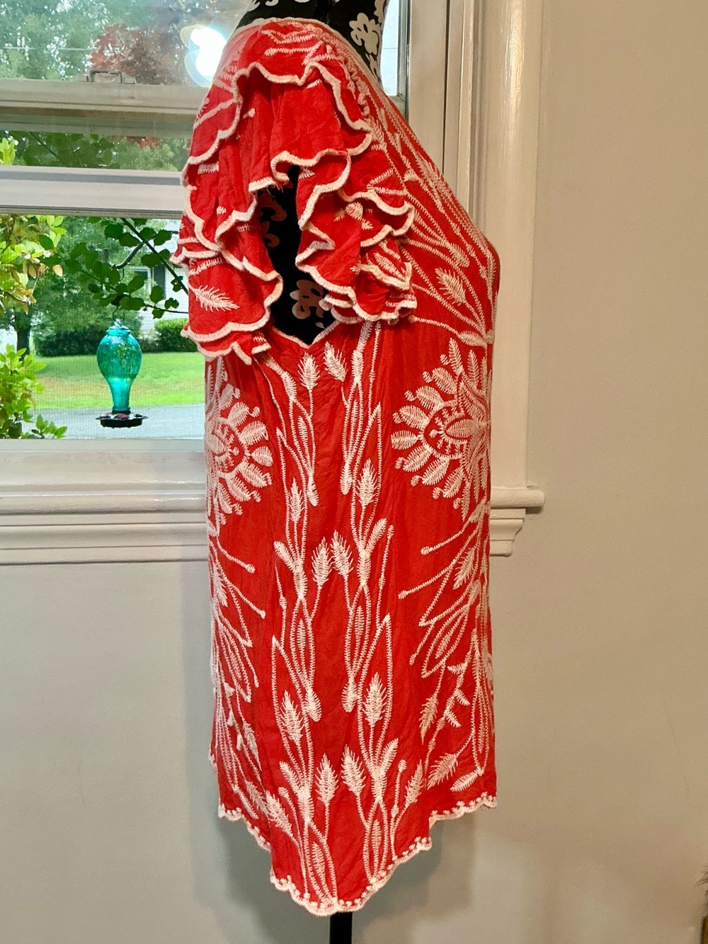 Solitaire Coral Red & White Embroidered Ruffled Short Sleeve Blouse Size Large - Picture 5 of 14